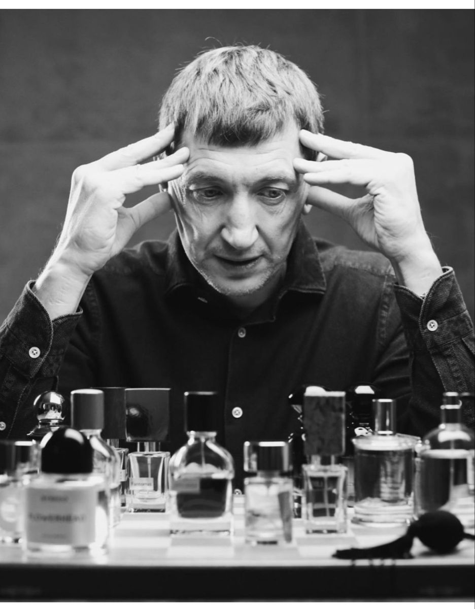 How to Layer Fragrances Like a Pro