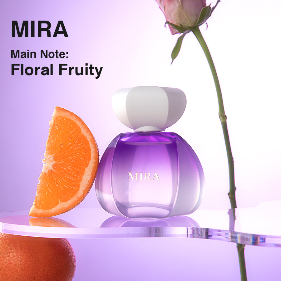 Light fruity perfume with citrus notes, fresh and playful fragrance