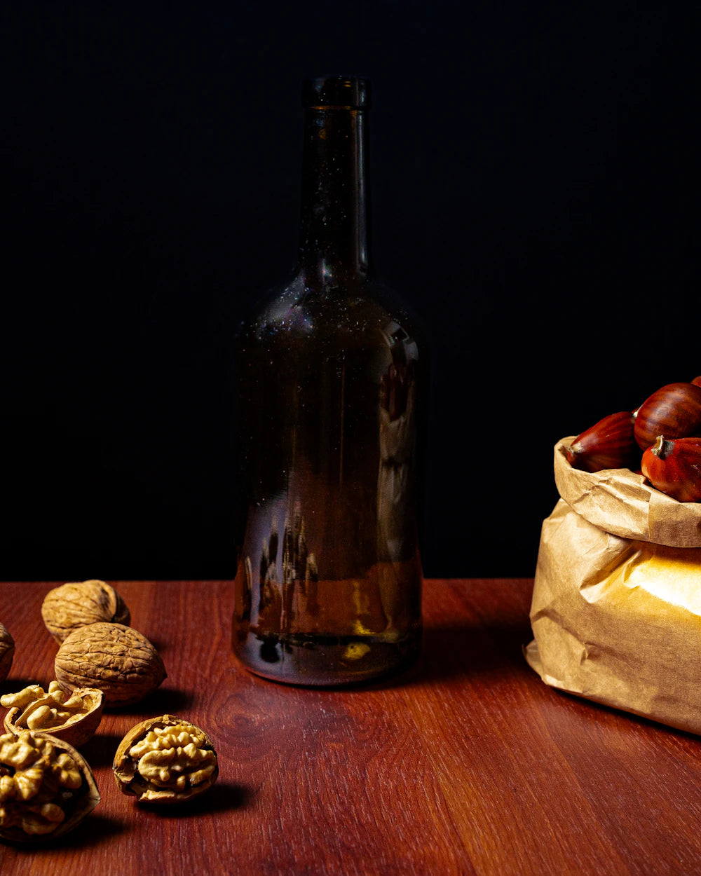Roasted hazelnut reflecting Maison Z  Empire Rouge